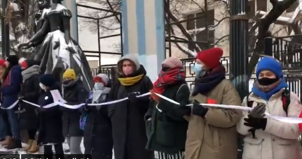 Lant uman al femeilor in Rusia, Foto: Captura video