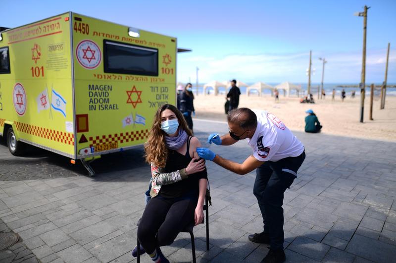 Vaccinare in Israel, Foto: Tomer Neuberg / Xinhua News / Profimedia
