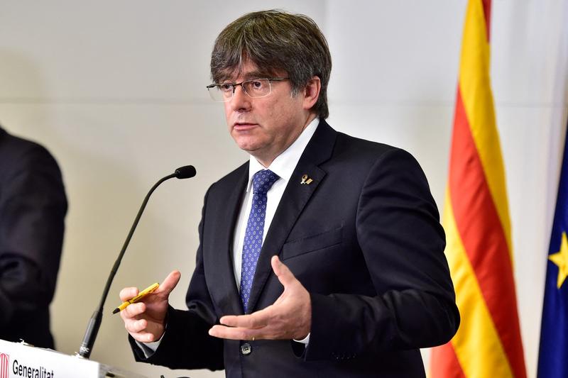 Vizat de un mandat de arestare, separatistul Carles Puigdemont spune că va reveni în Spania: „Autorităţile să evite o detenţie arbitrară”