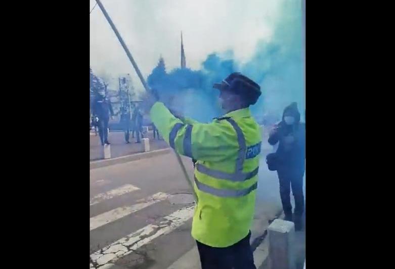 Protest politisti fumigene, Foto: Captura video