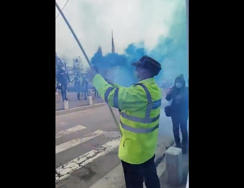 Protest politisti fumigene, Foto: Captura video