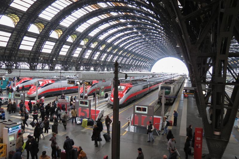 Trenuri italiene Frecciarossa, Foto: © A1977, Dreamstime.com