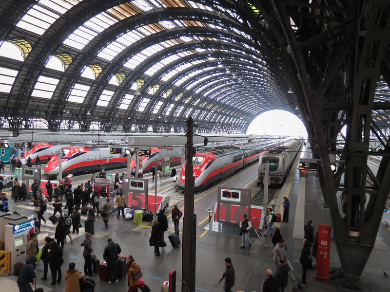 Trenuri italiene Frecciarossa, Foto: © A1977, Dreamstime.com
