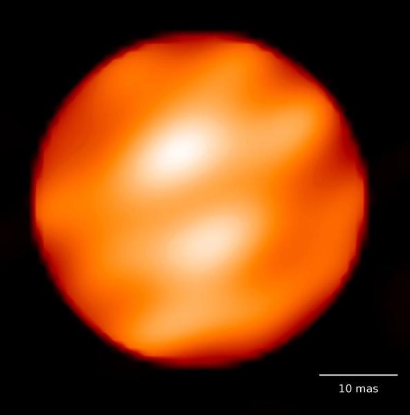Betelgeuse si suprafata ei patata, Foto: Xavier Haubois (Observatoire de Paris)