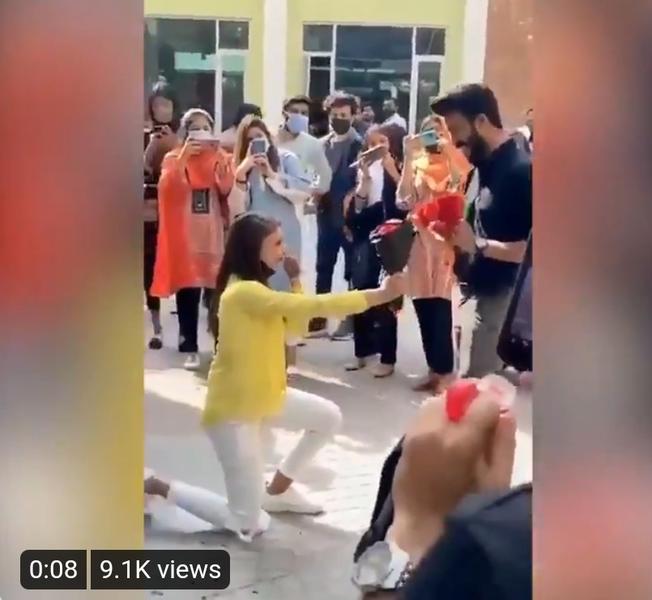 Momentul cererii in casatorie (Screenshot), Foto: Hotnews