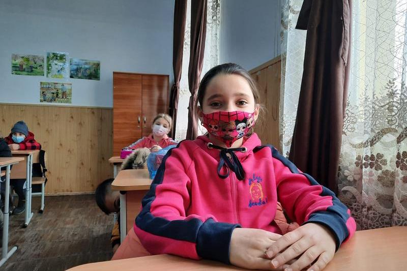 Elevi la o scoala din sat din Romania, Foto: World Vision Romania