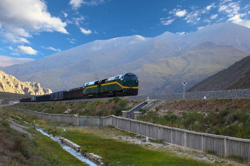 Tren in regiunea Tibet, Foto: Xiaomin Wang, Dreamstime.com