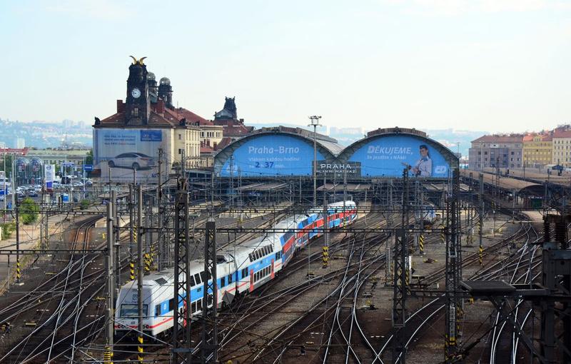 Tren regio - urban, Foto: Teabum, Dreamstime.com