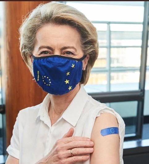 Ursula von der Leyen s-a vaccinat (sursa foto: twitter), Foto: Hotnews