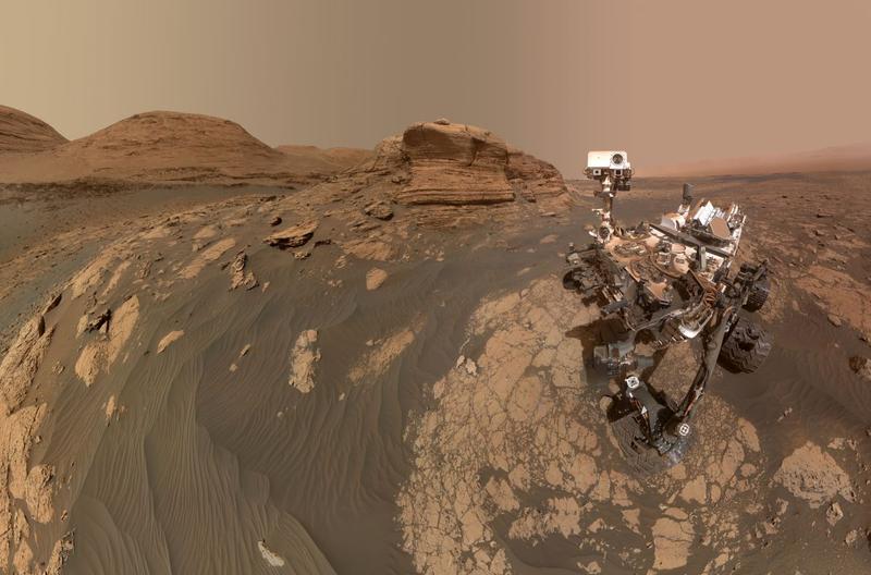 Curiosity - Un selfie cu Mount Mercou, Foto: NASA