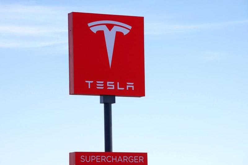 Tesla Supercharger, Foto: Sheila Fitzgerald, Dreamstime.com