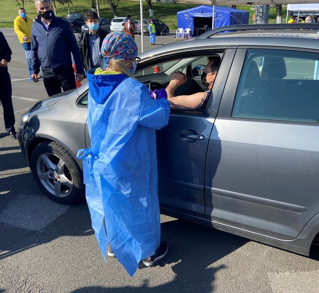Centru de vaccinare drive thru , Foto: Hotnews