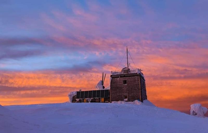 Statia meteo de la Varful Omu, Foto: Facebook/ Ministerul Mediului - Romania