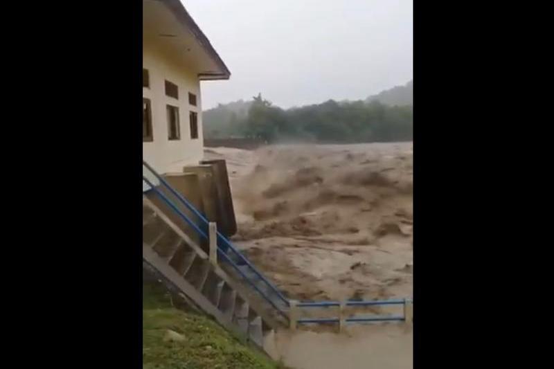 Inundatii in Indonezia, Foto: Captura de ecran