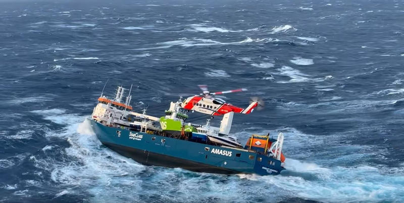 Salvare de pe nava Eemslift Hendrika, Foto: Captura YouTube