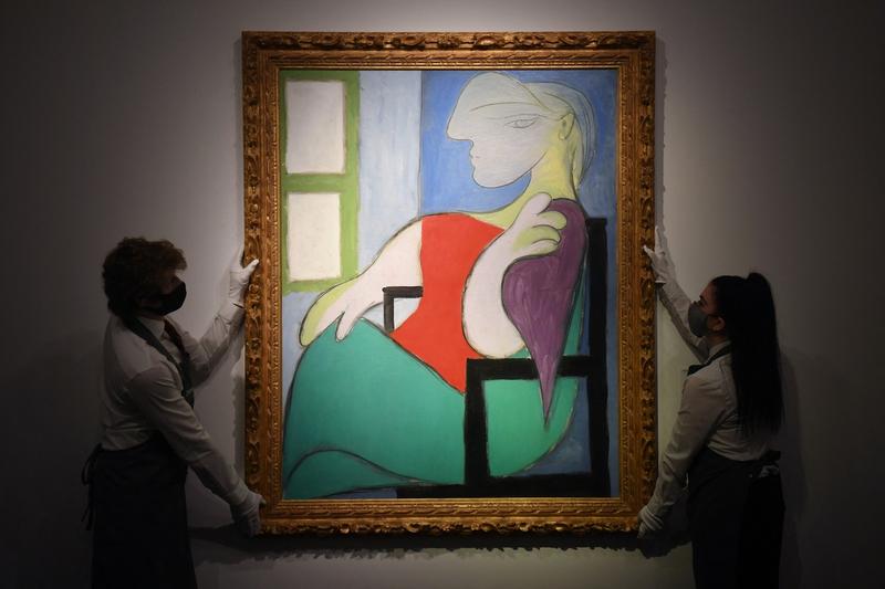 Tabloul „Femme assise pres d'une fenetre” de Pablo Picasso s-a vândut cu peste 100 de milioane de dolari, Foto: Daniel Leal-Olivas / AFP / Profimedia Images