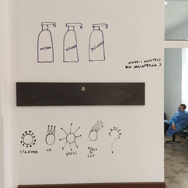 Dan Perjovschi a desenat peretii Centrului de Vaccinare Fierbinti, Foto: Dan Perjovschi