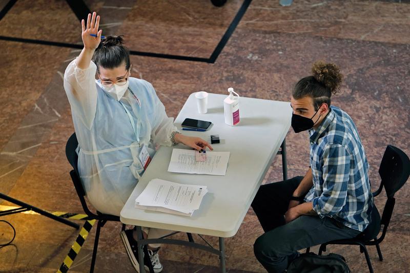 Maratonul vaccinarii de la Sala Palatului din Bucuresti, Foto: Cristian Cristel / Xinhua News / Profimedia