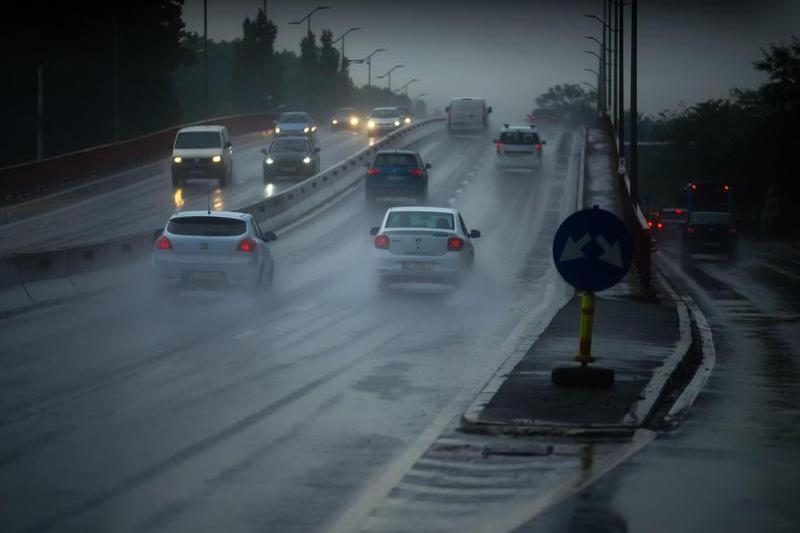 Ploaie si furtuna pe DN1, Foto: lcv / Alamy / Alamy / Profimedia