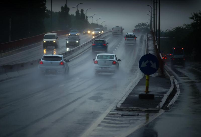 Ploaie si furtuna pe DN1, Foto: lcv / Alamy / Alamy / Profimedia