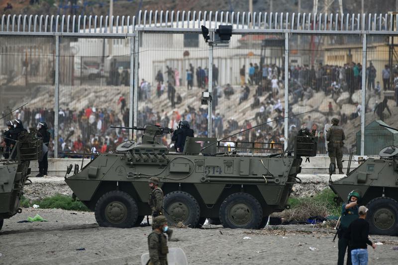 Spania a desfasurat armata la granita dintre Ceuta si Maroc, Foto: Antonio Sempere / AFP / Profimedia Images