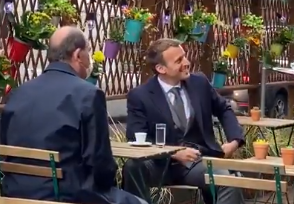 Macron si Castex la cafenea, Foto: Captura video