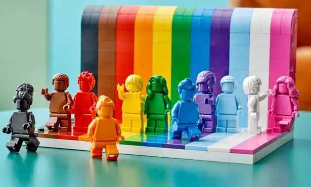 LEGO va lansa primul sau set de jucarii „LGBT friendly”, Foto: Lego