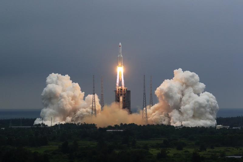 Racheta Long March 5B care a lansat primul modul al statiei spatiale chineze, Foto: Ju Zhenhua / Xinhua News / Profimedia Images