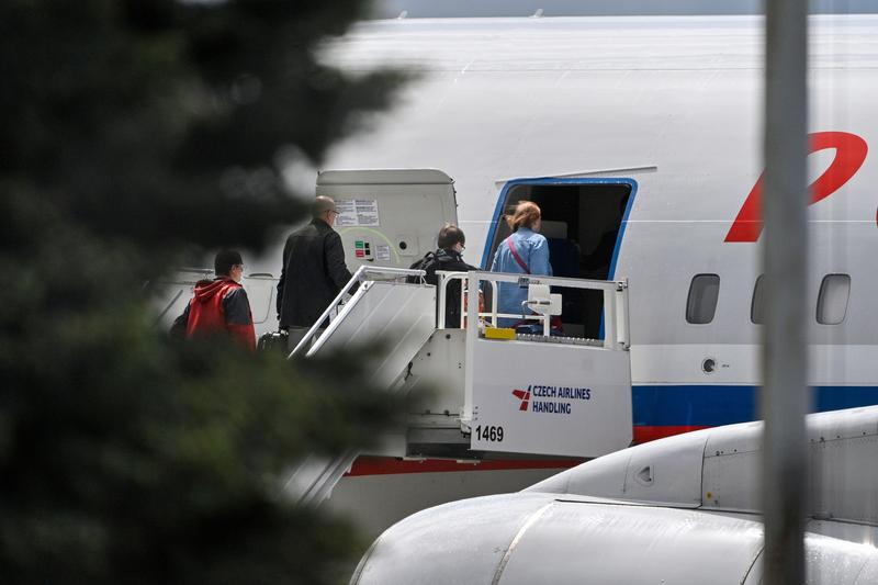 Rusia a trimis un avion special pentru a-si lua diplomatii din Praga, Foto: CTK / Alamy / Alamy / Profimedia