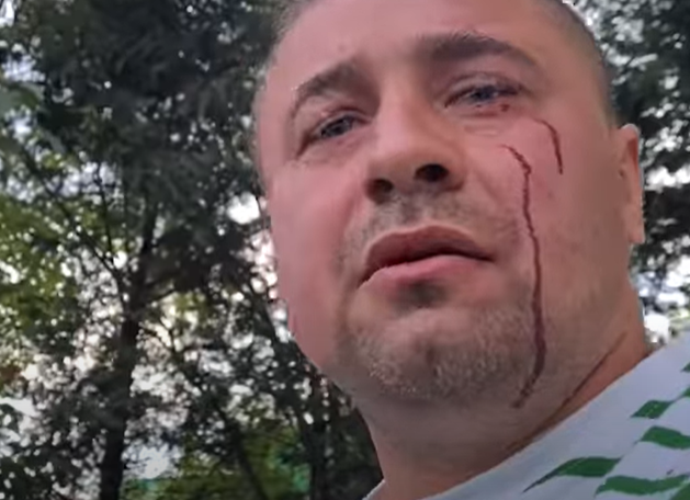 Activistul buzoian batut de fata cu politia, Foto: Captura YouTube