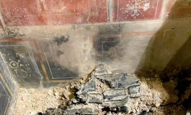 Arheologii cred ca cladirea a fost abandonata dupa un incendiu, Foto: ANSA.it