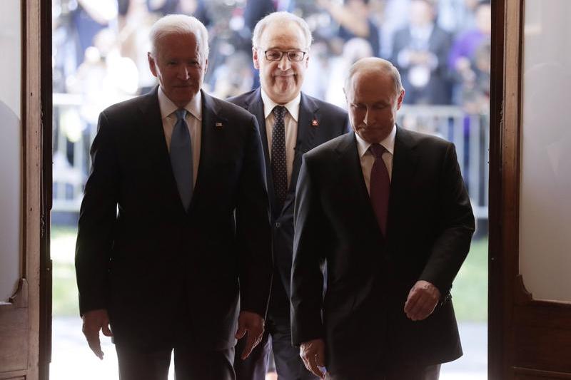 Biden si Putin alaturi de presedintele elvetian Guy Parmelin, Foto: Mikhail Metzel / TASS / Profimedia Images