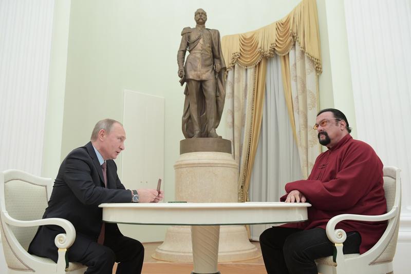 Vladimir Putin și Steven Seagal, Foto: Alexei Druzhinin / TASS / Profimedia