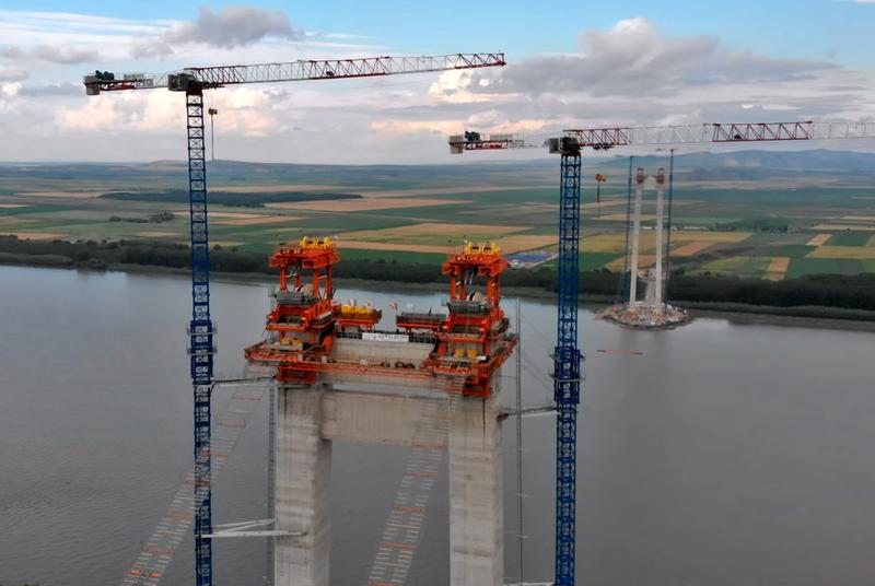 Podul de la Braila - gata de intinderea cablurilor, Foto: Captura YouTube