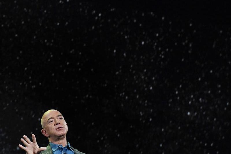 Jeff Bezos se va afla la bordul primului zbor turistic al Blue Origin, Foto: Mark RALSTON / AFP / Profimedia