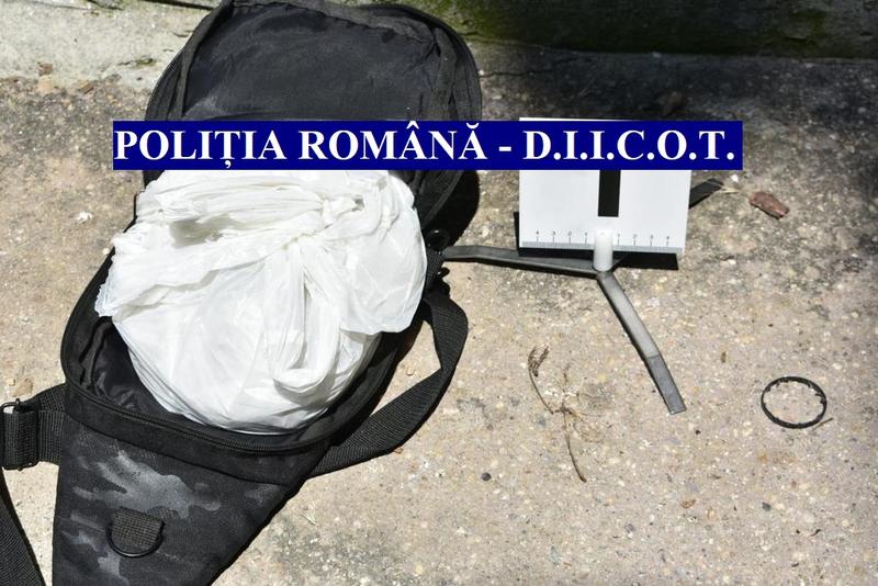 rucsac plin cu heroina, Foto: Politia Romana