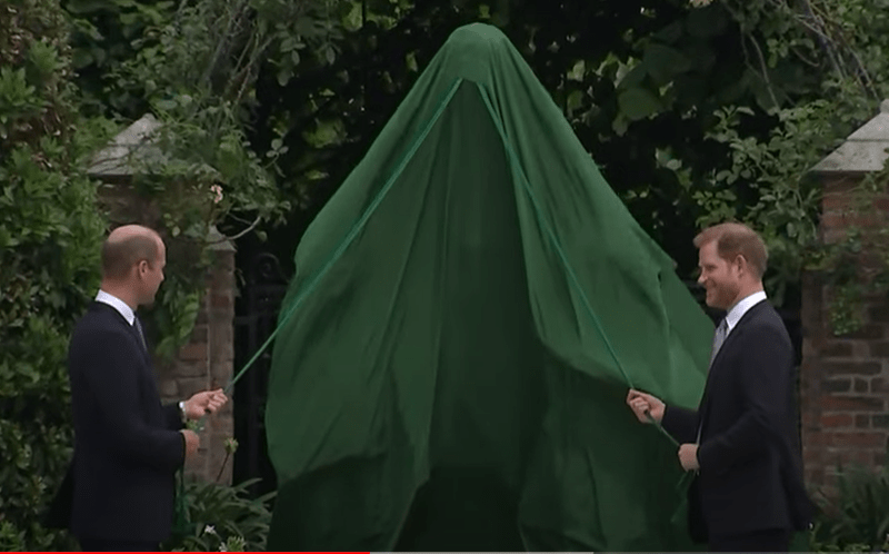 William si Harry la dezvelirea statuii printesei Diana, Foto: Captura YouTube