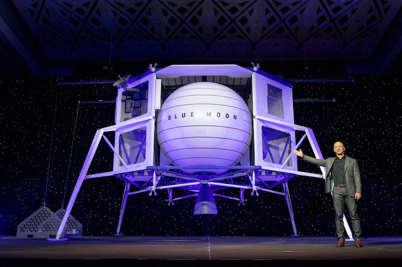 Jeff Bezos si Blue Moon lunar lander, Foto: Blue Origin