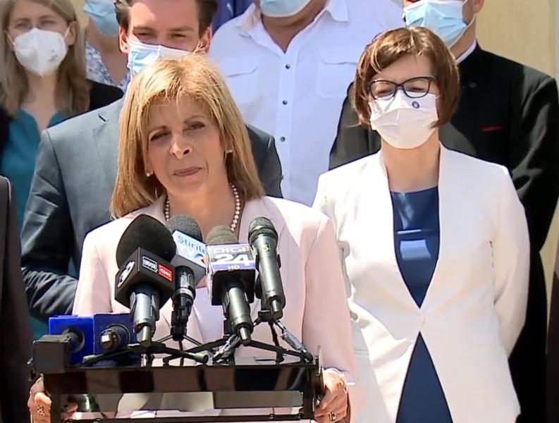 Stella Kyriakides, la Centrul de vaccinare de la Petrești, Dâmbovița, Foto: Captura video