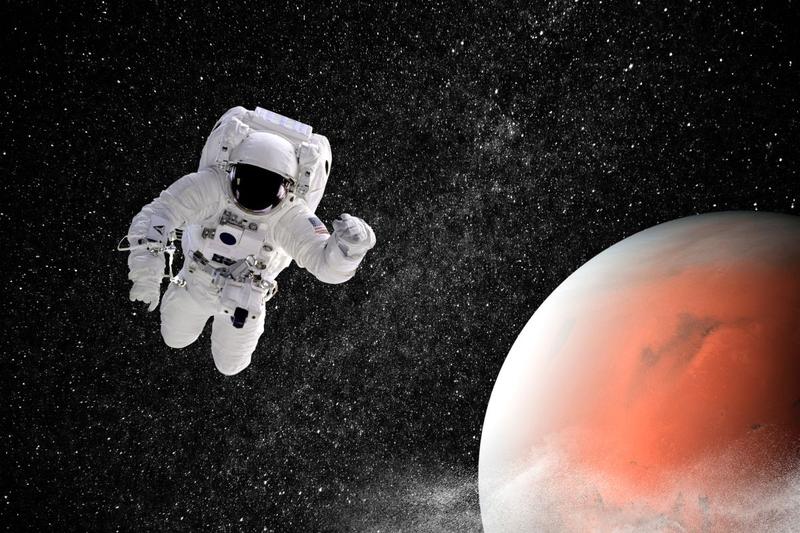 Astronaut langa Marte -ilustratie, Foto: Edgloris Marys, Dreamstime.com