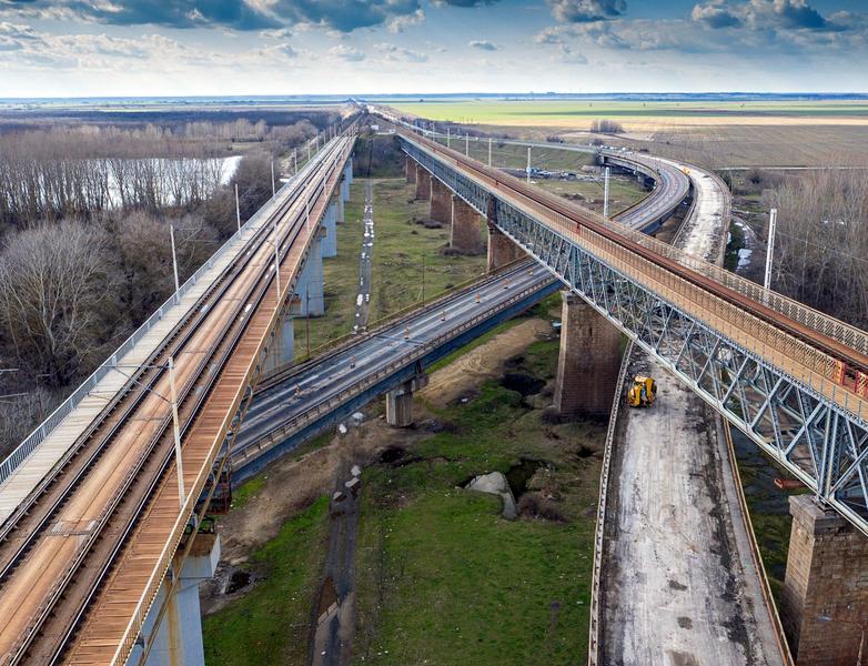 Lucrari la drumuri si calea ferata, Foto: CNAIR