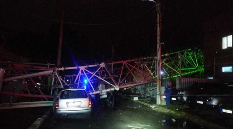 antena GSM cazuta, Foto: ISU Bucuresti-Ilfov