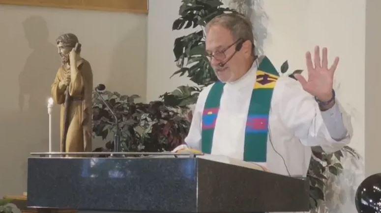 Preotul catolic canadian Rheal Forest, Foto: Captura video