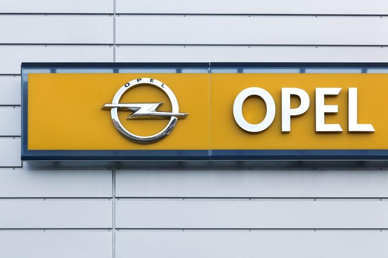 Logo Opel, Foto: Ricochet69, Dreamstime.com