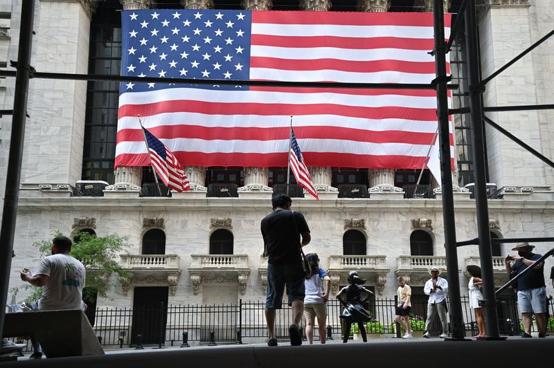 Americani pe o strada din New York, Foto: Erik Pendzich / Shutterstock Editorial / Profimedia