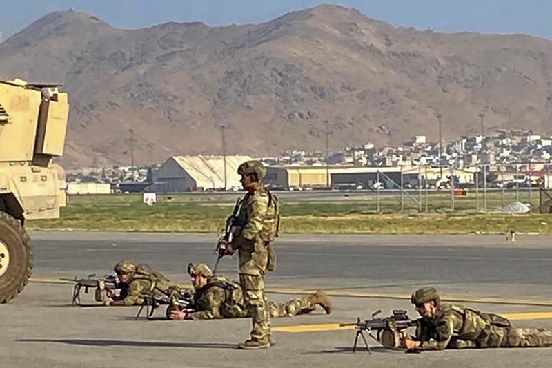 soldati americani asigura securitatea pe aeroportul din Kabul, Foto: SHAKIB RAHMANI / Profimedia Images