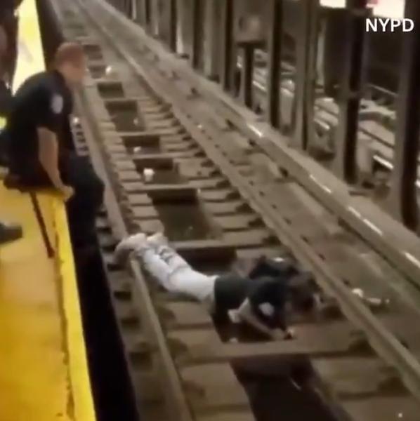 Incident la metroul din New York -captura de ecran, Foto: Hotnews