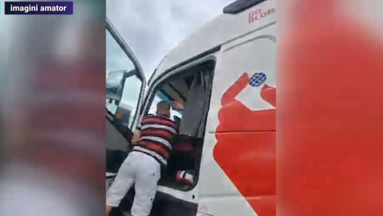 Mai multi romani au oprit un sofer beat care omorase un om, Foto: Captura video