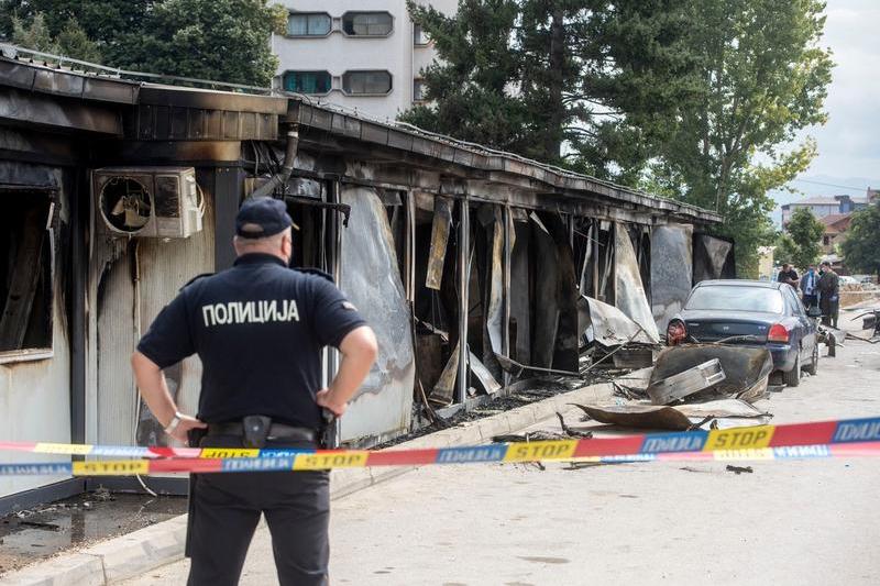14 oameni au murit in incendiul izbucnit la un spital modular pentru pacienti COVID din Tetovo, Macedonia de Nord, Foto: Robert ATANASOVSKI / AFP / Profimedia