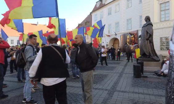 Protest fata de amplasarea statutuii lui Brukenthal la Sibiu, Foto: Captura video